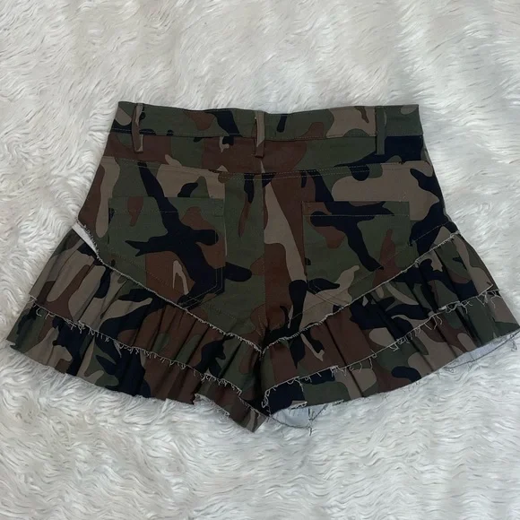 NWT Like an Angel Camo Ruffle Leg Shorts - Picture 2 of 3